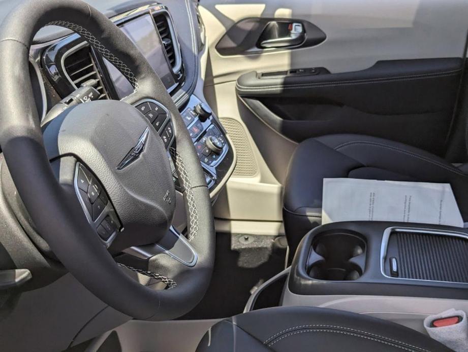 new 2024 Chrysler Pacifica car, priced at $40,498