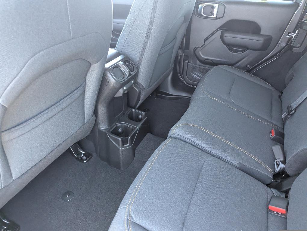 new 2025 Jeep Wrangler car, priced at $45,216