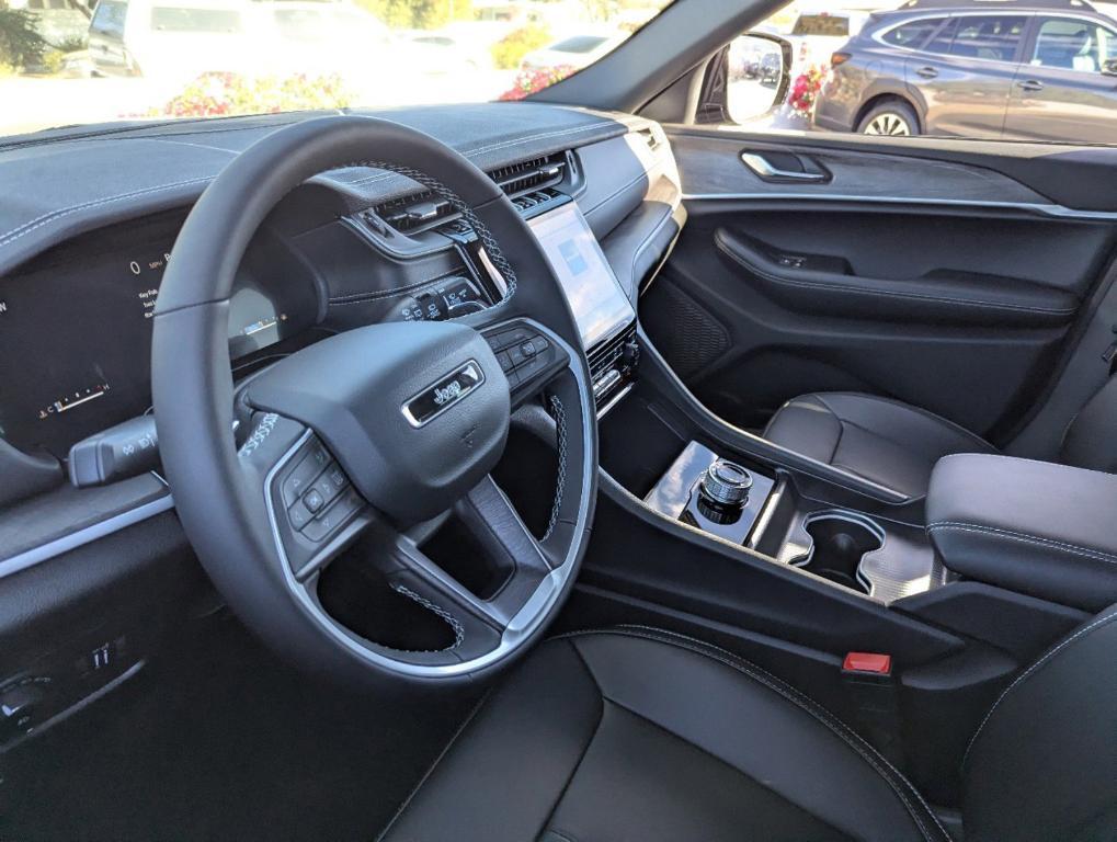 new 2025 Jeep Grand Cherokee car, priced at $41,256