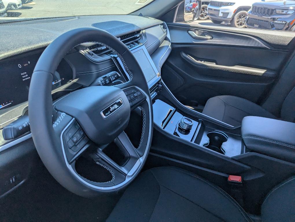 new 2025 Jeep Grand Cherokee car, priced at $35,181