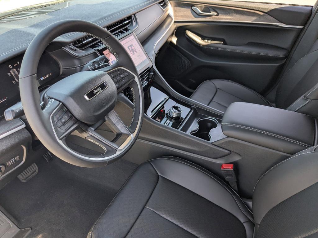 new 2025 Jeep Grand Cherokee car, priced at $51,246