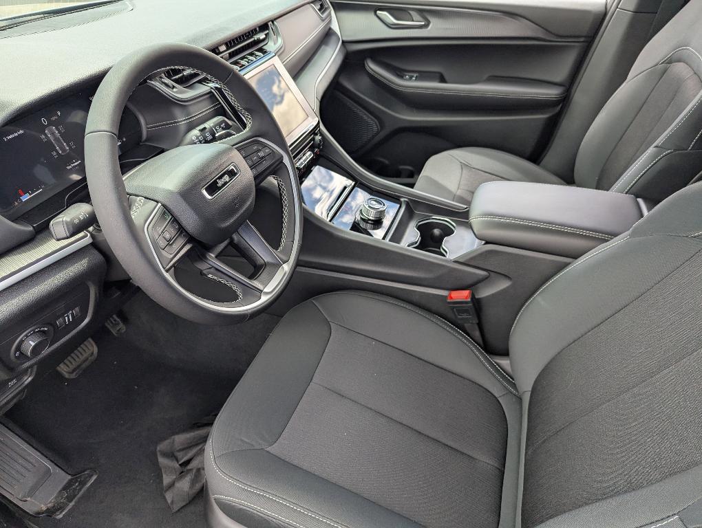 new 2025 Jeep Grand Cherokee L car, priced at $65,853