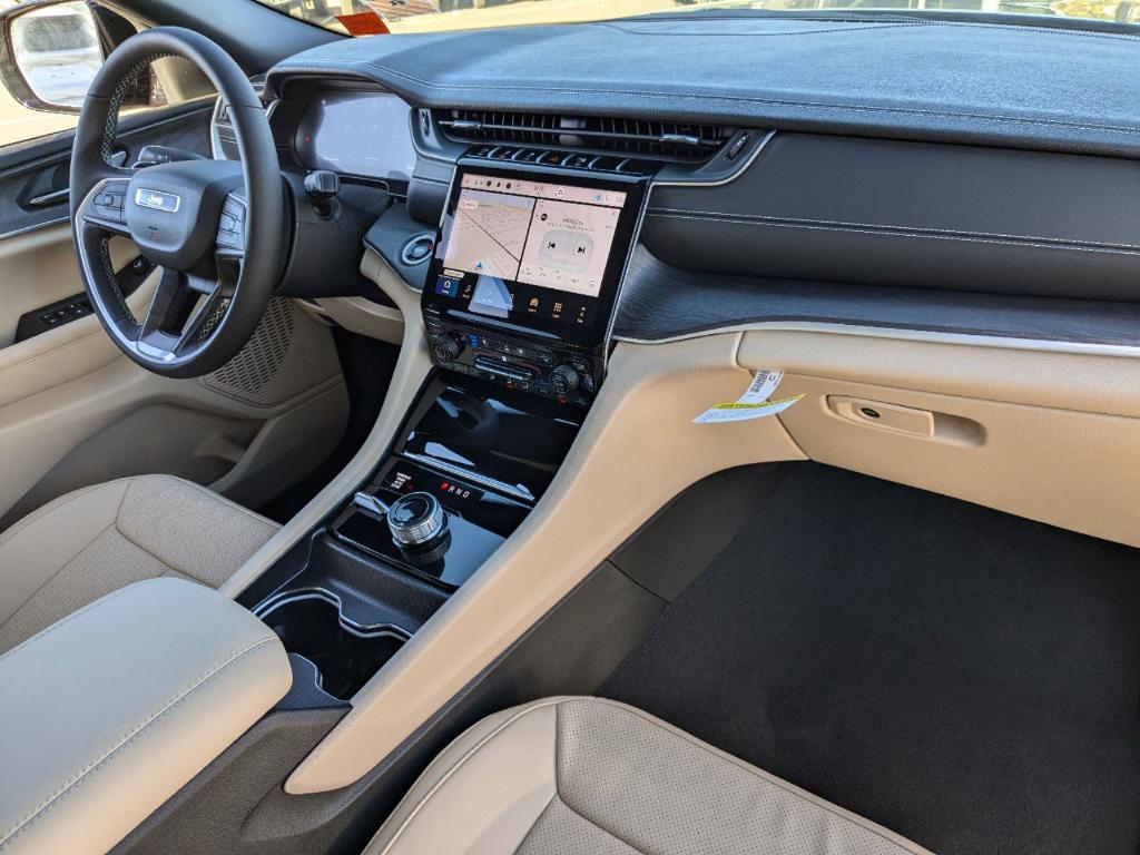 new 2025 Jeep Grand Cherokee car, priced at $47,855