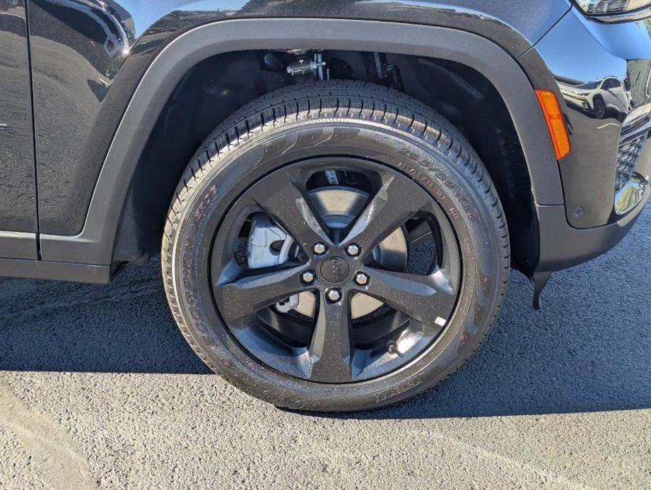 new 2025 Jeep Grand Cherokee car, priced at $51,906