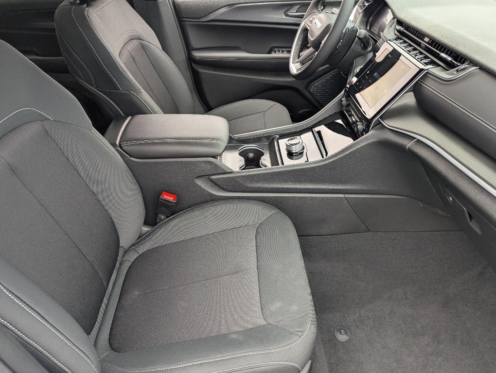 new 2025 Jeep Grand Cherokee car, priced at $34,586