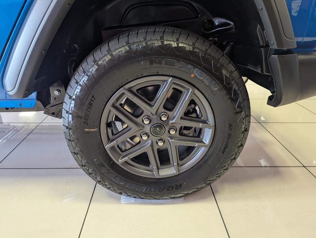 new 2025 Jeep Wrangler car, priced at $45,216
