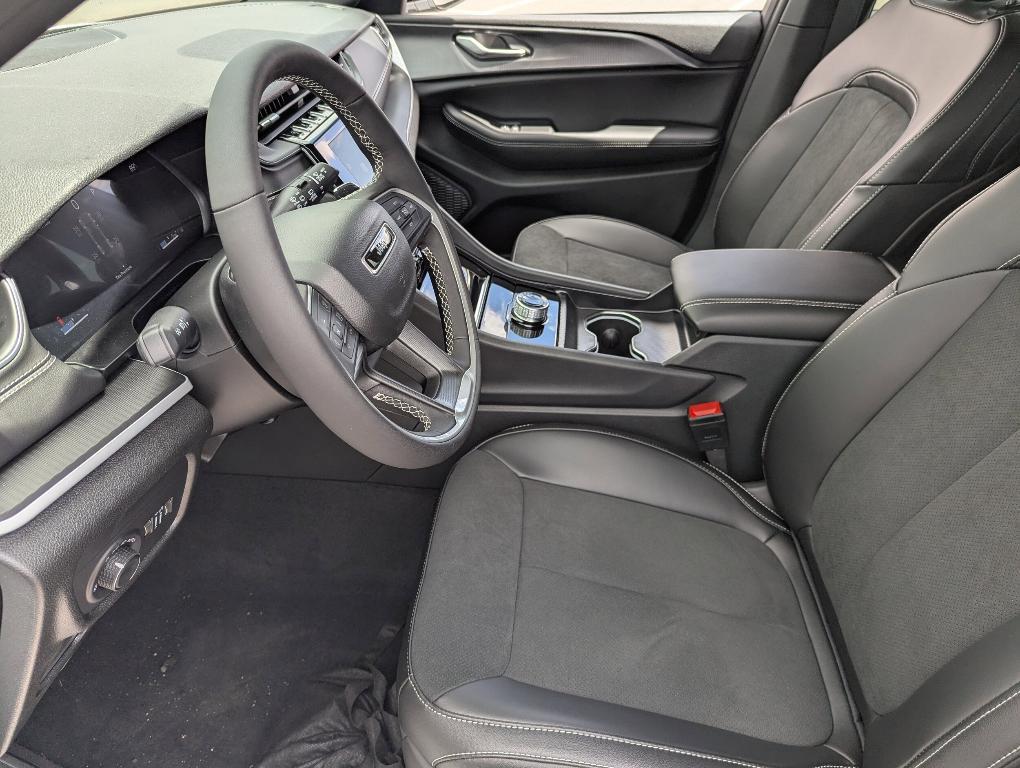 new 2025 Jeep Grand Cherokee car, priced at $36,539