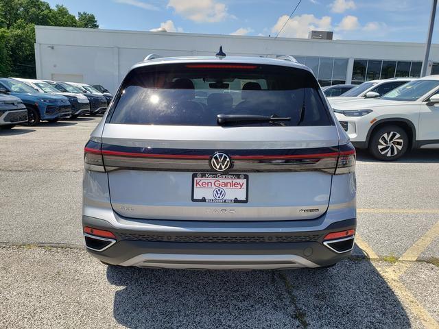 new 2025 Volkswagen Taos car, priced at $34,298