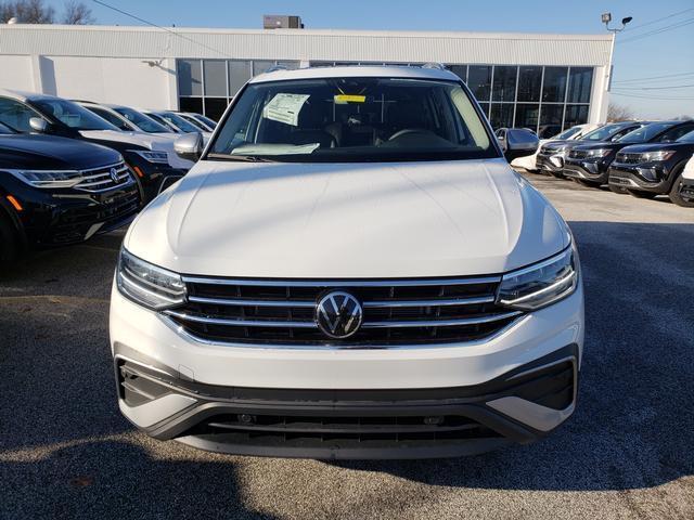 new 2024 Volkswagen Tiguan car, priced at $32,035