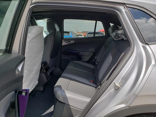 new 2025 Volkswagen ID.4 car, priced at $49,516