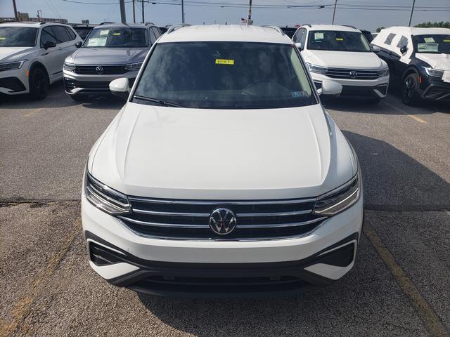 new 2024 Volkswagen Tiguan car, priced at $32,035