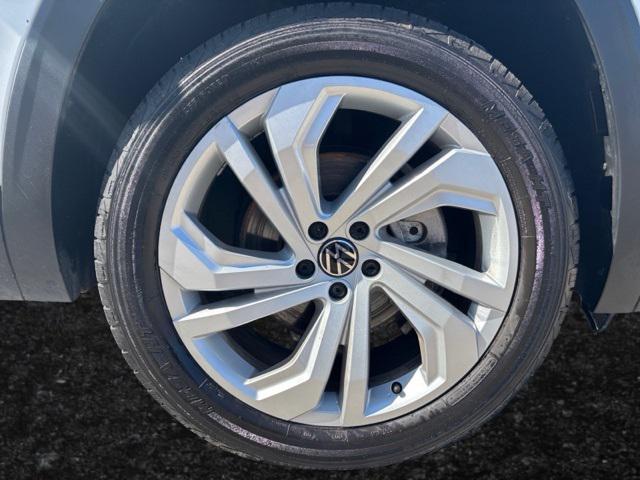 used 2021 Volkswagen Atlas car, priced at $18,995