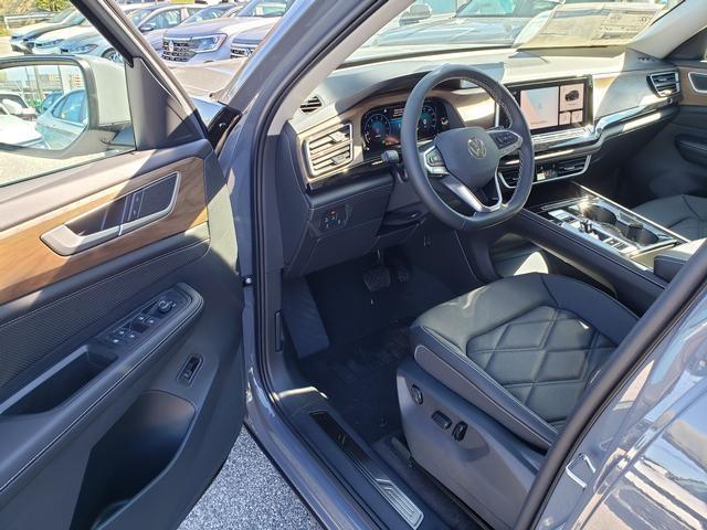 new 2026 Volkswagen Atlas car, priced at $49,194