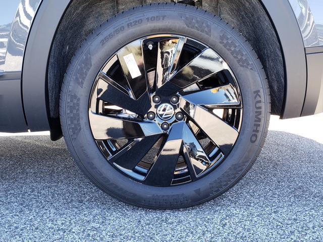 new 2026 Volkswagen Atlas car, priced at $49,194