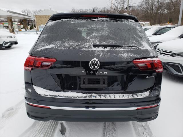 new 2024 Volkswagen Tiguan car, priced at $32,035