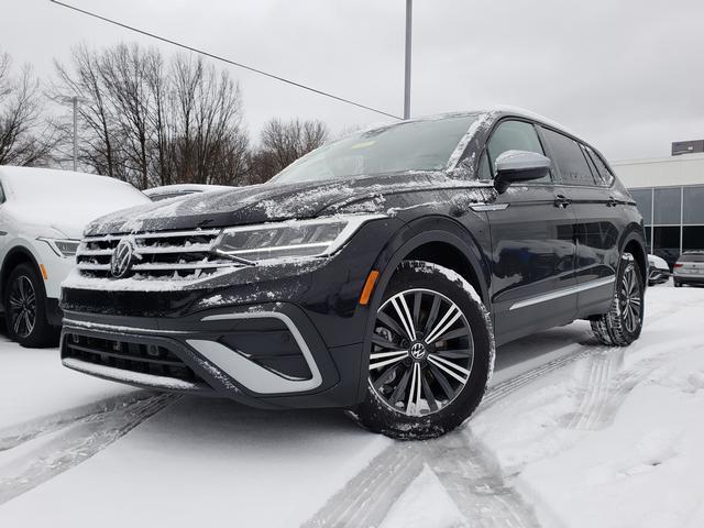 new 2024 Volkswagen Tiguan car, priced at $32,035