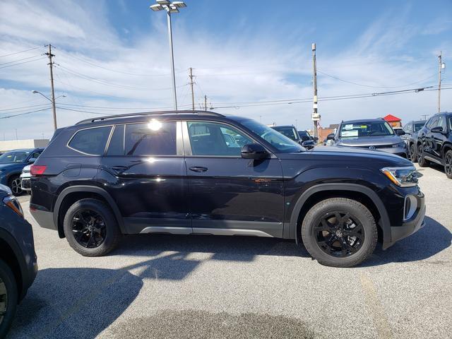 new 2025 Volkswagen Atlas car, priced at $44,443