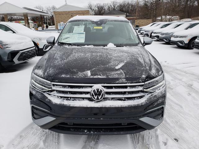 new 2024 Volkswagen Tiguan car, priced at $32,035