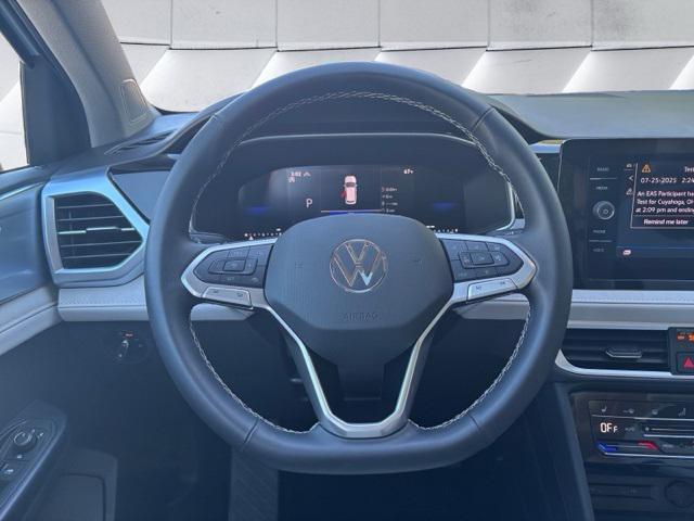 new 2025 Volkswagen Taos car