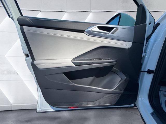 new 2025 Volkswagen Taos car