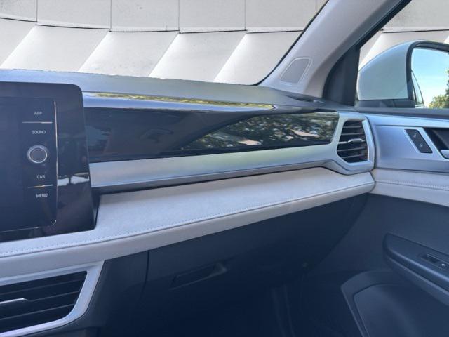 new 2025 Volkswagen Taos car