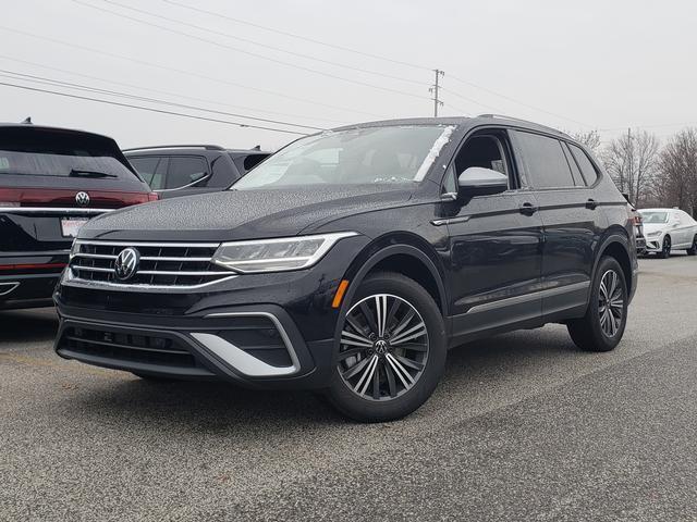 new 2024 Volkswagen Tiguan car, priced at $32,035