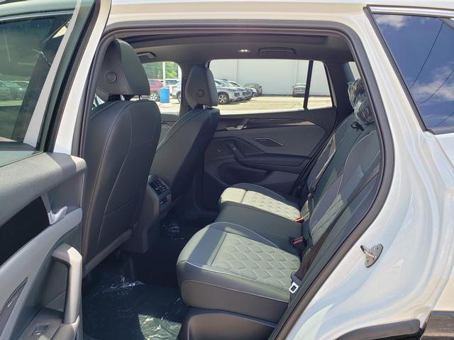 new 2025 Volkswagen Tiguan car, priced at $40,217