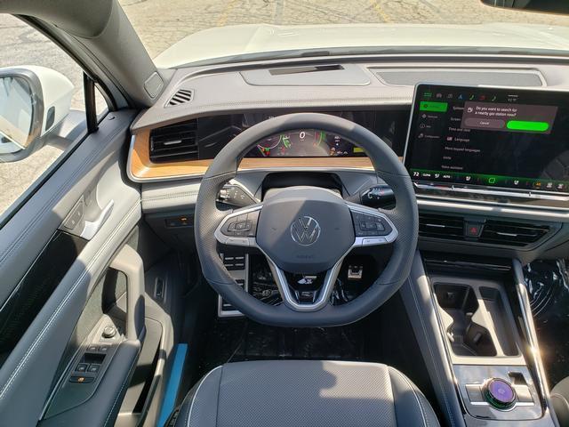 new 2025 Volkswagen Tiguan car, priced at $40,217