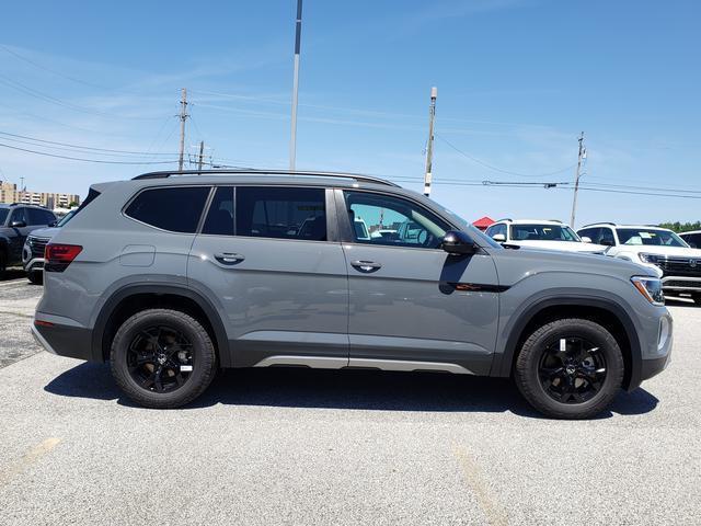 new 2025 Volkswagen Atlas car, priced at $44,245