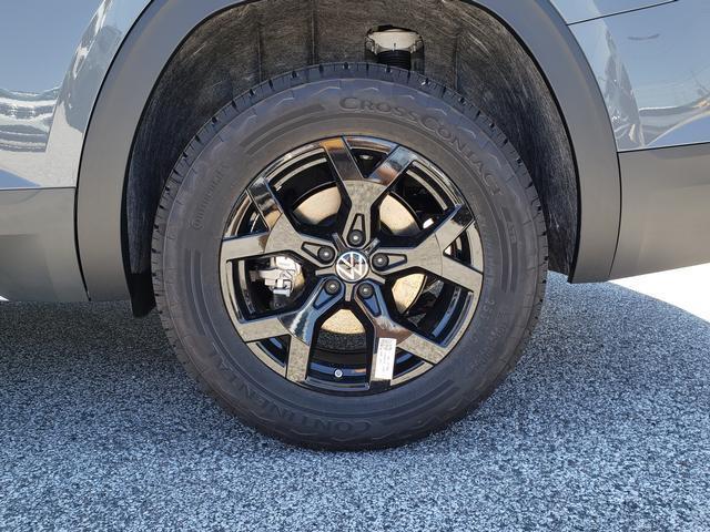 new 2025 Volkswagen Atlas car, priced at $44,245