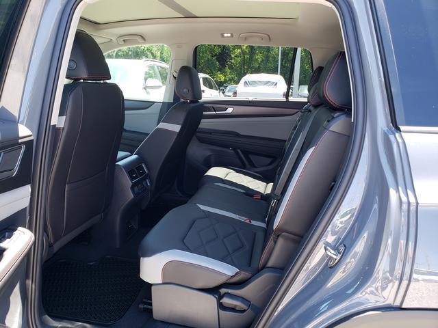 new 2025 Volkswagen Atlas car, priced at $44,245