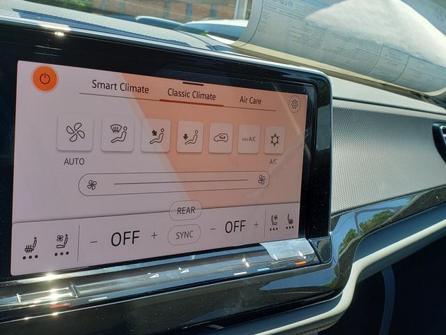 new 2025 Volkswagen Atlas car, priced at $44,245