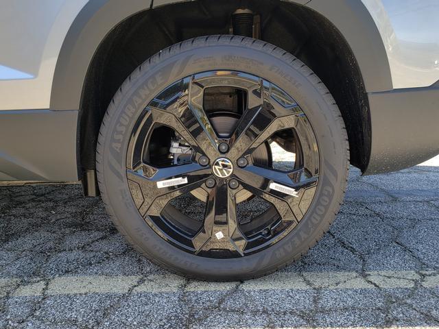 new 2025 Volkswagen Taos car, priced at $34,598
