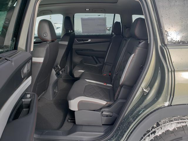 new 2025 Volkswagen Atlas car, priced at $46,156