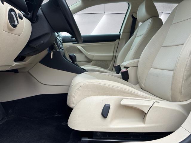 used 2012 Volkswagen Jetta SportWagen car, priced at $10,995