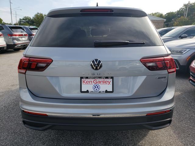 new 2024 Volkswagen Tiguan car, priced at $29,687