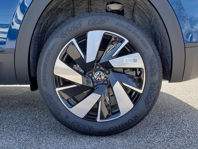 new 2025 Volkswagen Atlas Cross Sport car, priced at $44,691