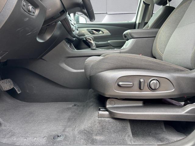 used 2021 Chevrolet Traverse car, priced at $23,625