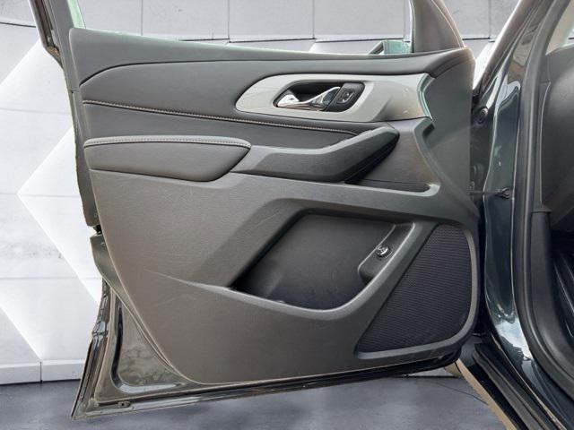 used 2021 Chevrolet Traverse car, priced at $23,625