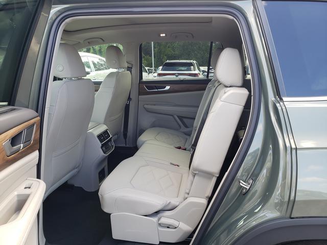 new 2026 Volkswagen Atlas car, priced at $48,044