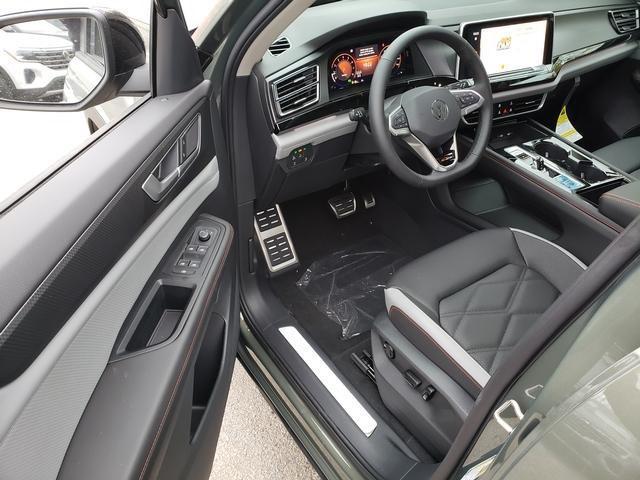 new 2025 Volkswagen Atlas car, priced at $45,555
