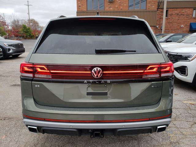 new 2025 Volkswagen Atlas car, priced at $45,163