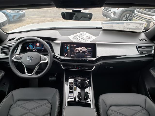 new 2026 Volkswagen Atlas Cross Sport car, priced at $48,312