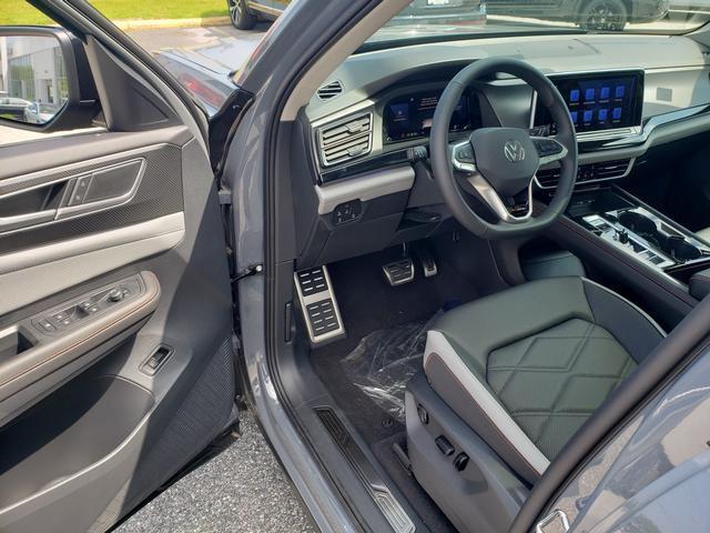 new 2025 Volkswagen Atlas car, priced at $46,745