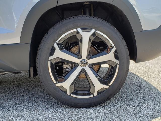 new 2025 Volkswagen Taos car, priced at $34,258