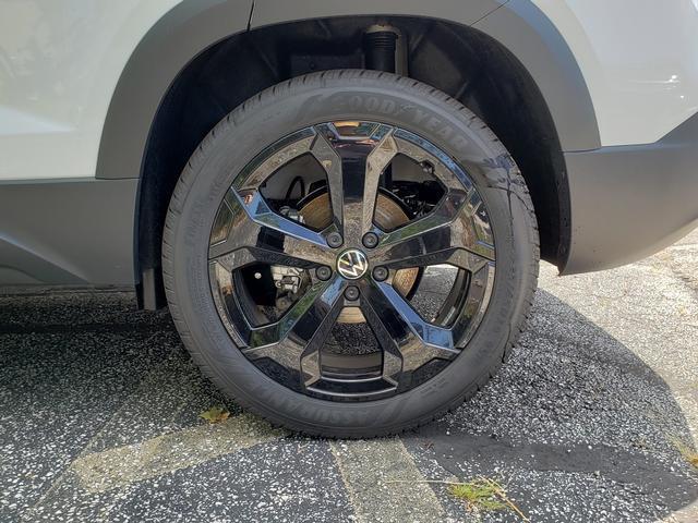 new 2025 Volkswagen Taos car, priced at $31,658