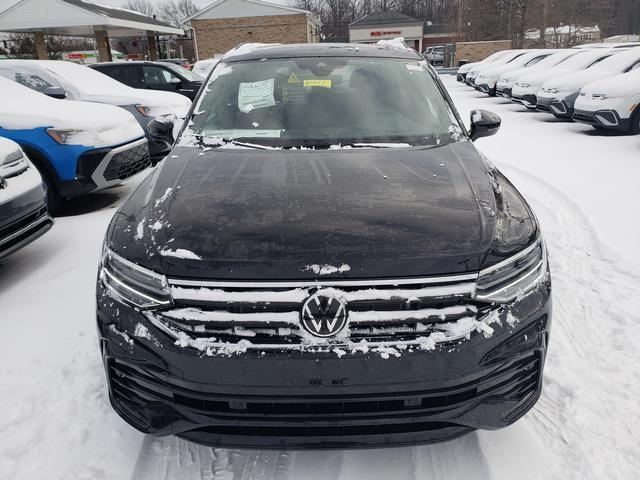 new 2024 Volkswagen Tiguan car, priced at $33,153