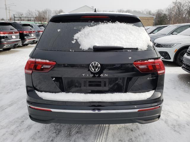 new 2024 Volkswagen Tiguan car, priced at $32,208