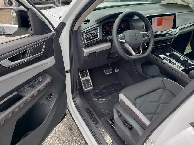 new 2025 Volkswagen Atlas car, priced at $46,943
