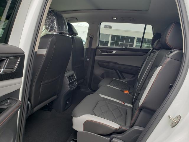 new 2025 Volkswagen Atlas car, priced at $46,943